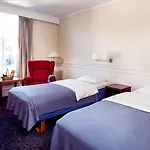 Atlantic 4*